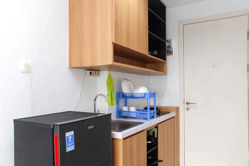 Room | Private kitchen | Fridge, stovetop, cookware/dishes/utensils