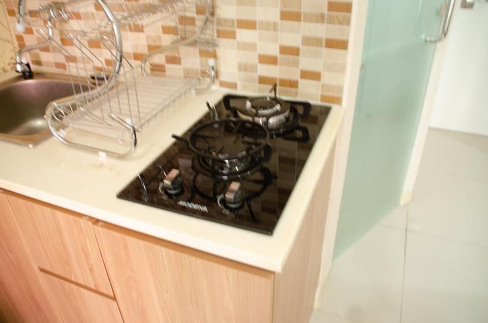 Room | Private kitchen | Fridge, stovetop, cookware/dishes/utensils