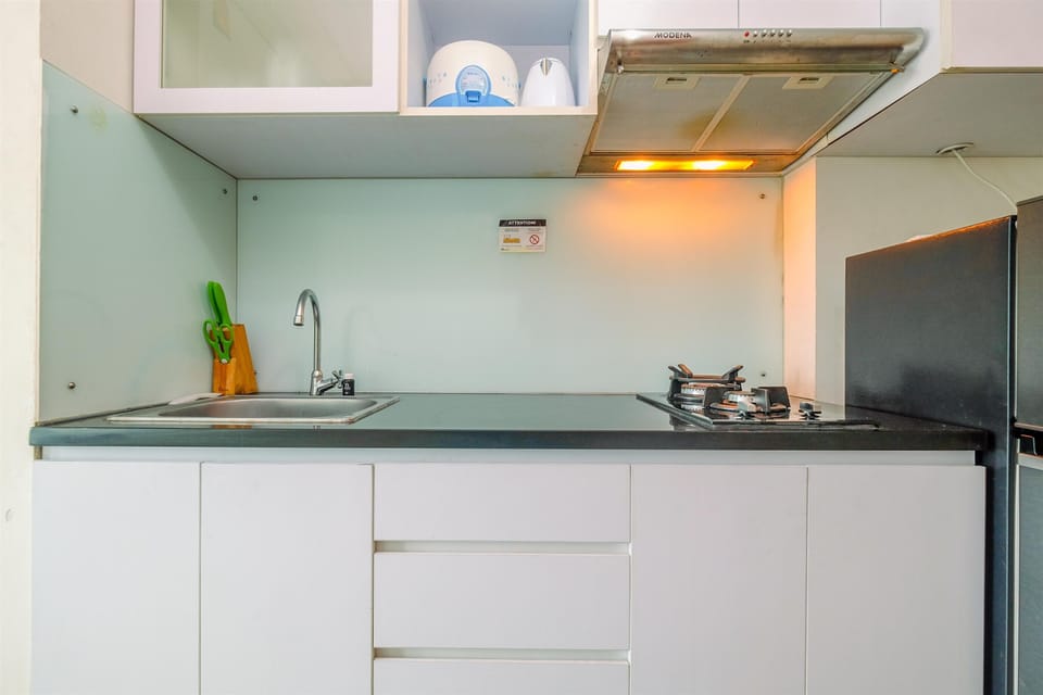 Room | Private kitchen | Fridge, stovetop, electric kettle, cookware/dishes/utensils