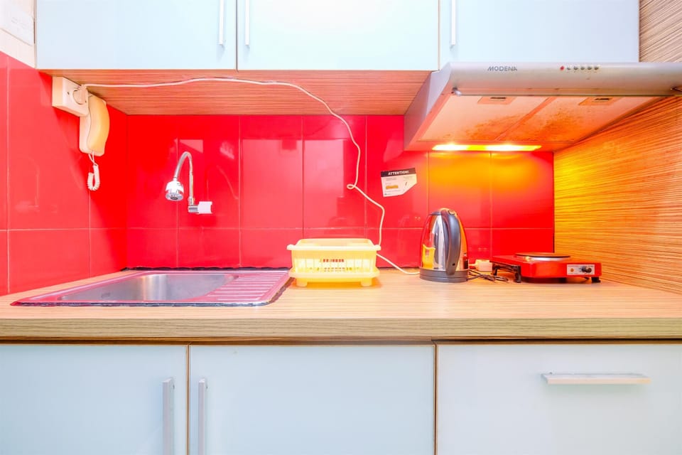 Room | Private kitchen | Fridge, stovetop, cookware/dishes/utensils