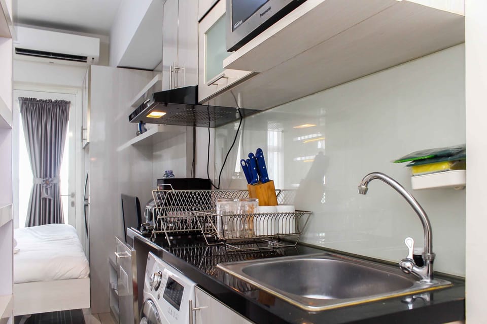 Room | Private kitchen | Fridge, microwave, stovetop, electric kettle