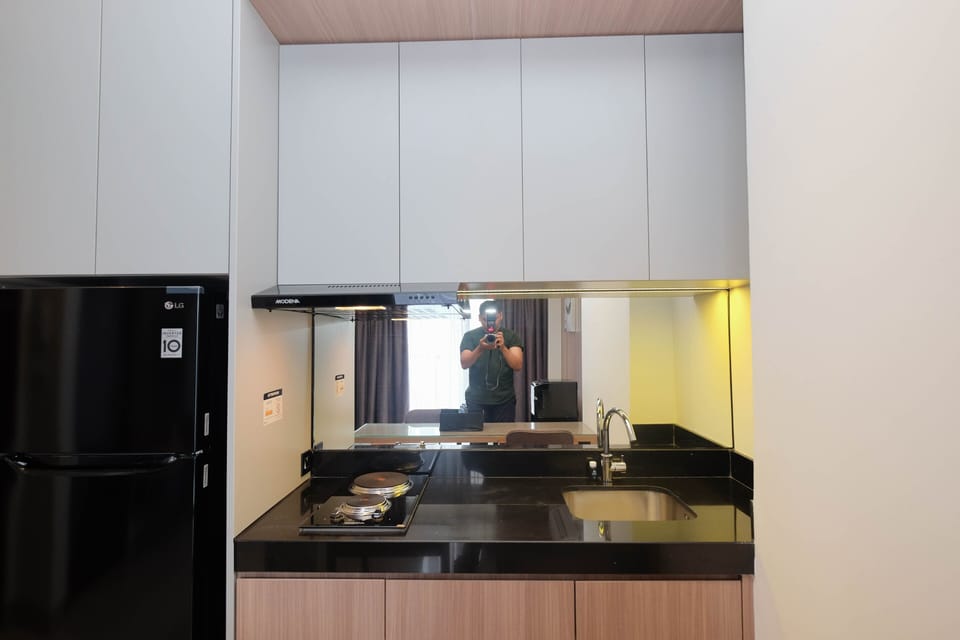 Room | Private kitchen | Fridge, stovetop, cookware/dishes/utensils