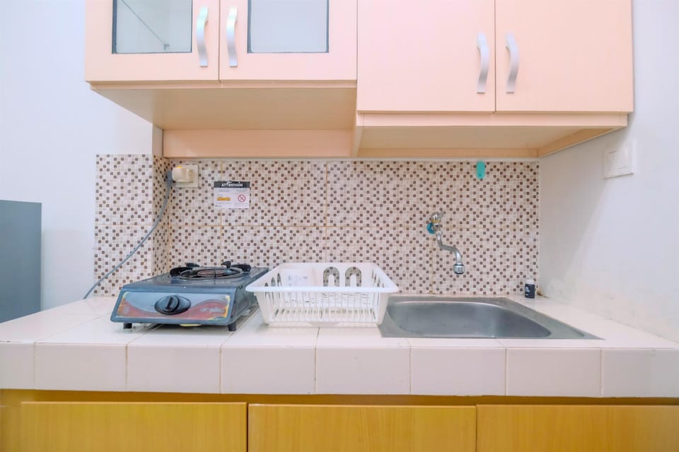 Room | Private kitchen | Fridge, stovetop, electric kettle, cookware/dishes/utensils