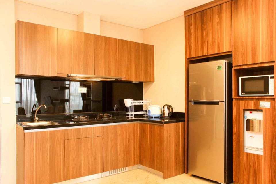 Room | Private kitchen | Fridge, stovetop, cookware/dishes/utensils