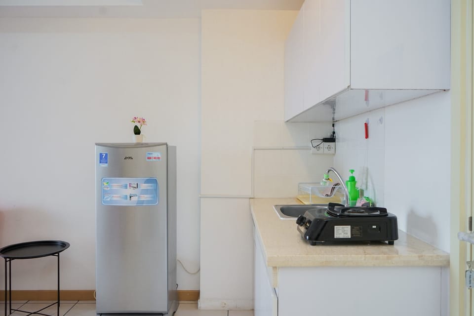 Room | Private kitchen | Fridge, stovetop, cookware/dishes/utensils