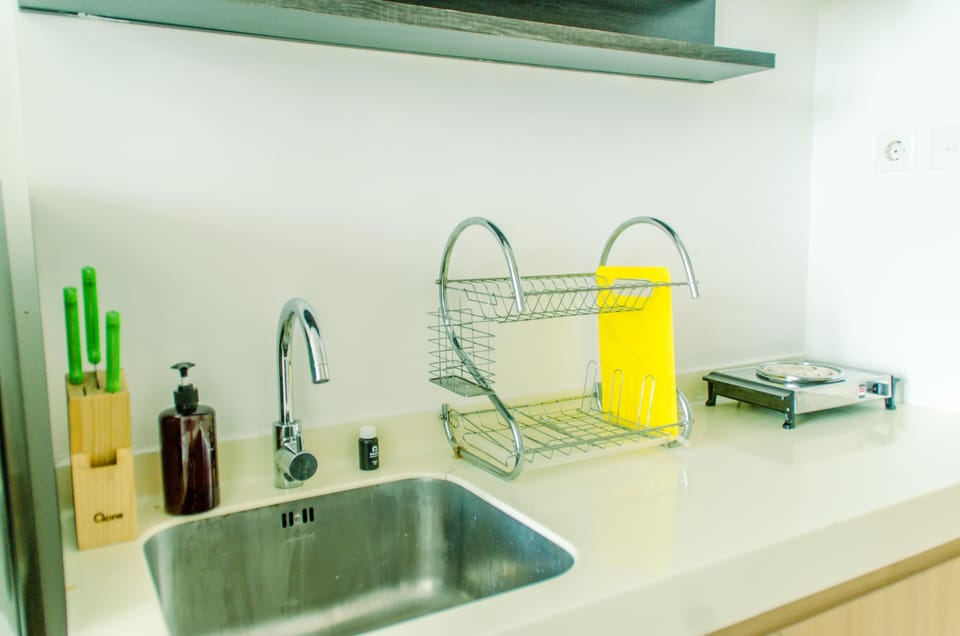 Room | Private kitchen | Fridge, stovetop, electric kettle, cookware/dishes/utensils
