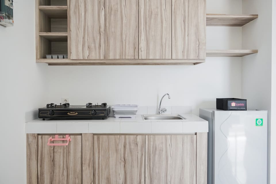 Room | Private kitchen | Fridge, stovetop, electric kettle, cookware/dishes/utensils