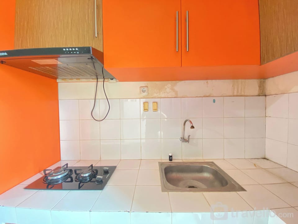 Room | Private kitchen | Fridge, stovetop, cookware/dishes/utensils