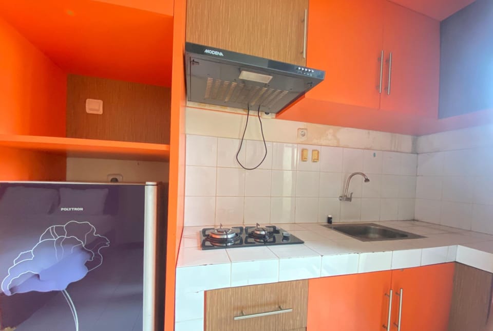 Room | Private kitchen | Fridge, stovetop, cookware/dishes/utensils