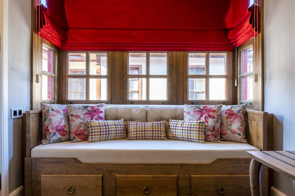 Standard Suite, 1 Queen Bed with Sofa bed | Minibar, in-room safe, blackout drapes, soundproofing