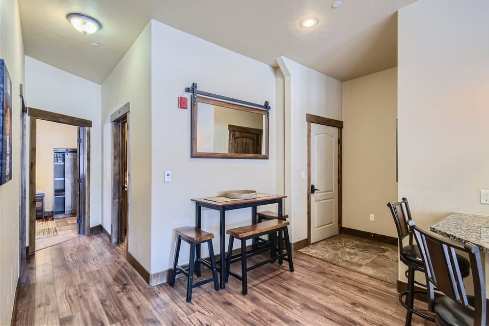 COM15 Lower Kitchen