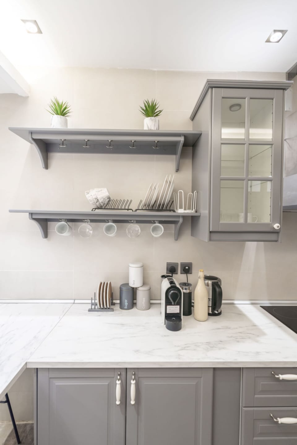 Apartment, 2 Bedrooms | Private kitchen | Fridge, microwave, oven, stovetop