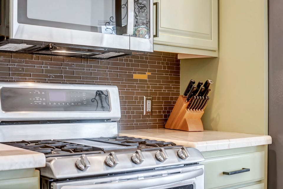 4-Burner Gas Range with Double Ovens