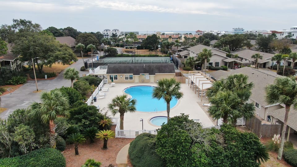 The Tennis Village Pool, Heated seasonally with kiddie splash pool and sun shade area and only a 2 minute walk!