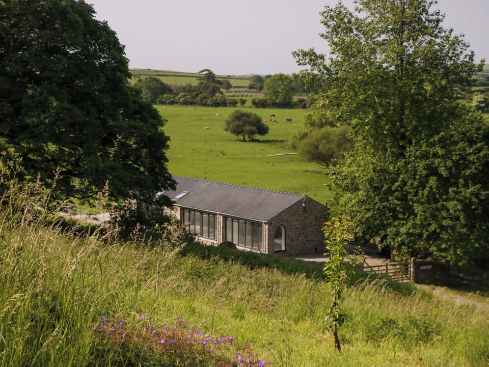 Cottage | Property grounds