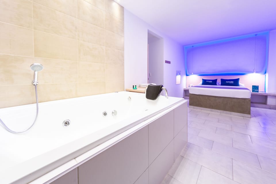 Superior Double Room | Bathroom | Shower, designer toiletries, towels, soap