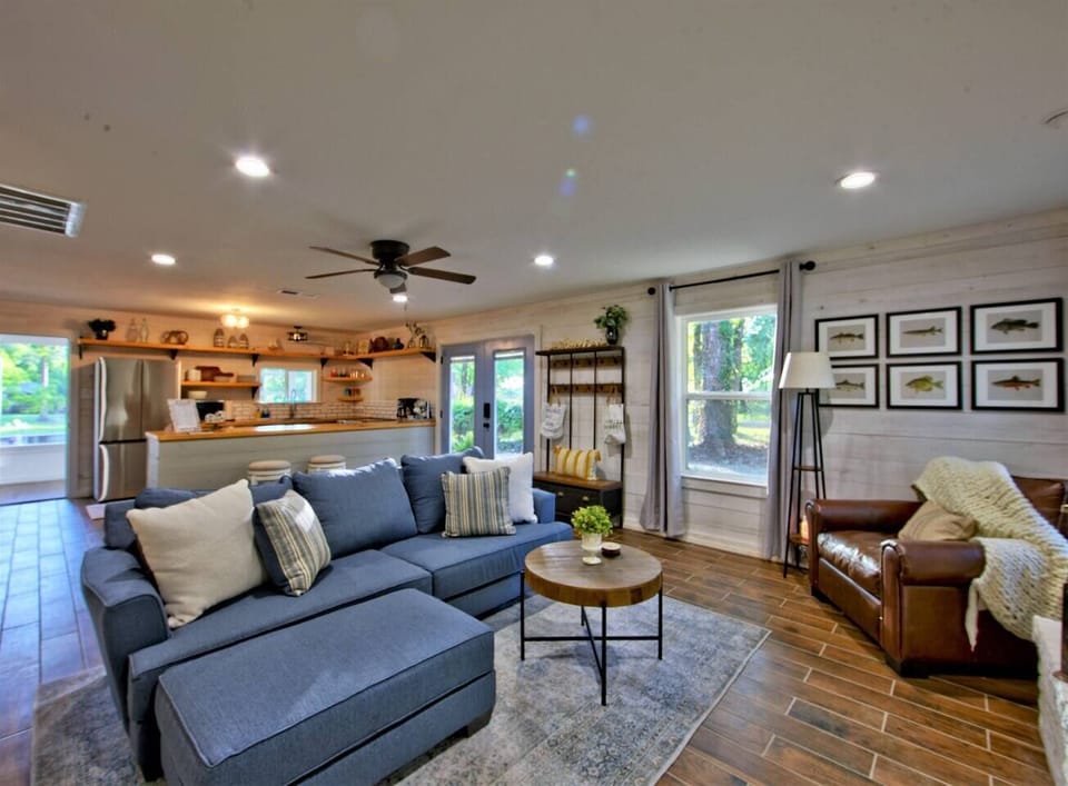 Open concept living room/kitchen area
