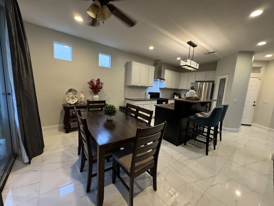 Morning dinning room