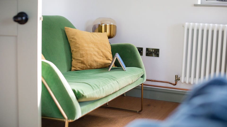 Bedroom One, Chestnut Cottage, Bolthole Retreats