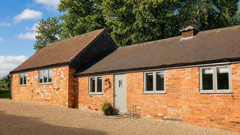 Front View, Chestnut Cottage, Bolthole Retreats