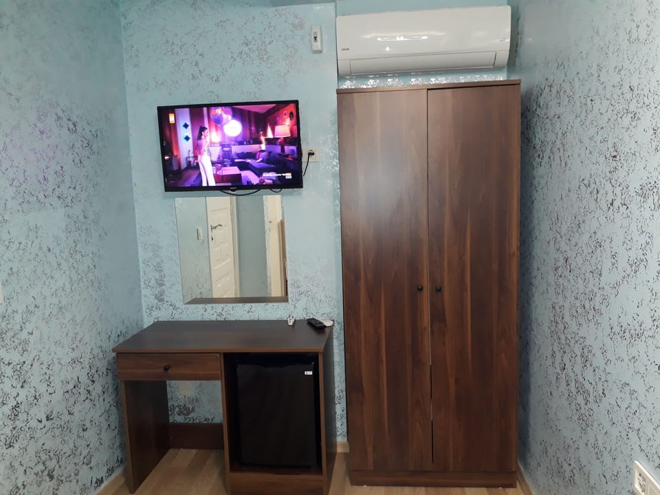 Desk, laptop workspace, soundproofing, iron/ironing board