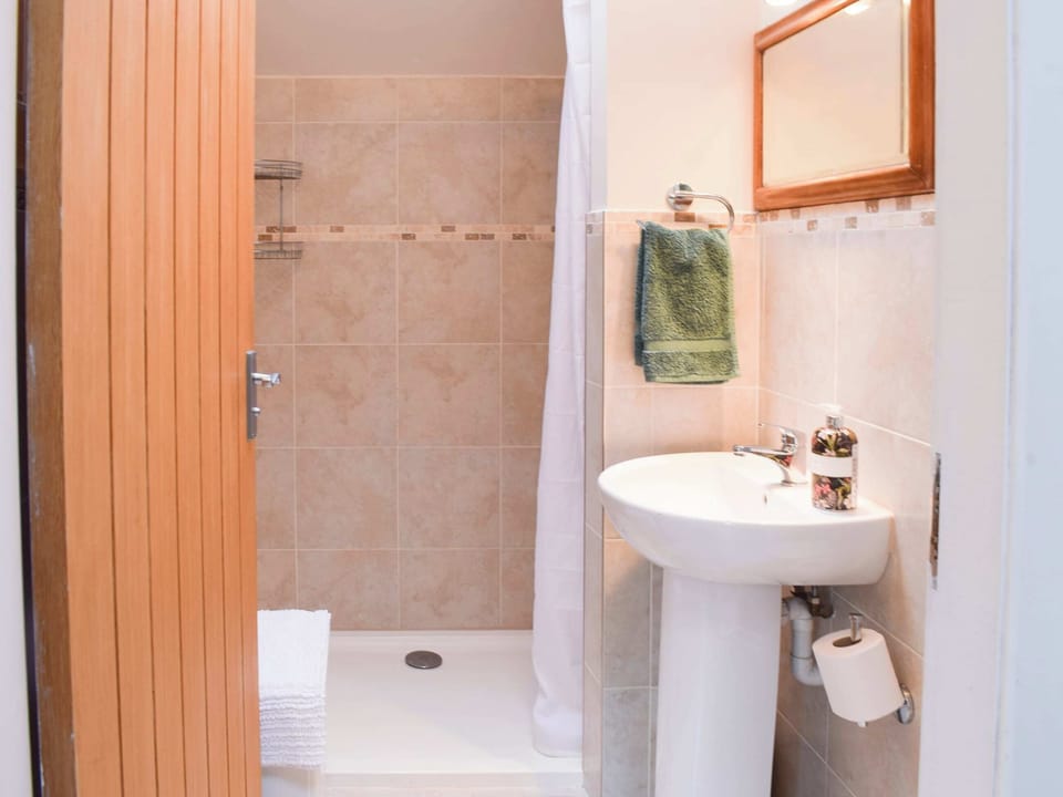 Bathroom | Puddingstone Cottage, Gartmore