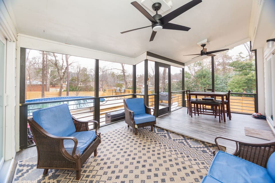 Screen Porch (Pool is no longer avaliable)
