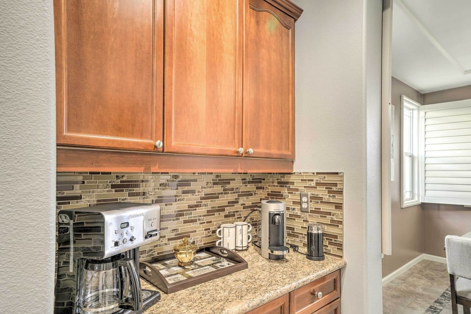 Kitchen | Nespresso & Drip Coffee Maker | Toaster | Juicer | Ice Cream Machine