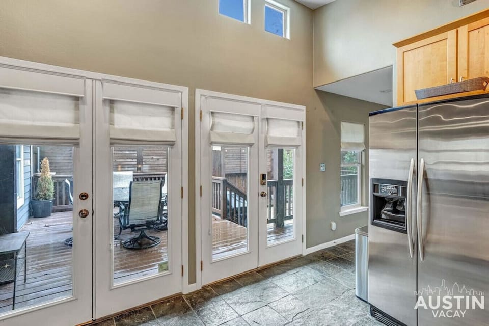 Patio doors leading to the dining on the porch