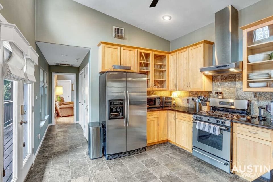 Fully equipped kitchen with all the essentials and dishwasher