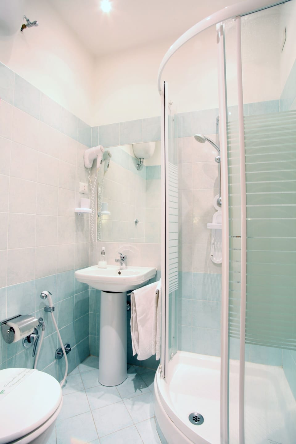 Shower, hair dryer, bathrobes, slippers