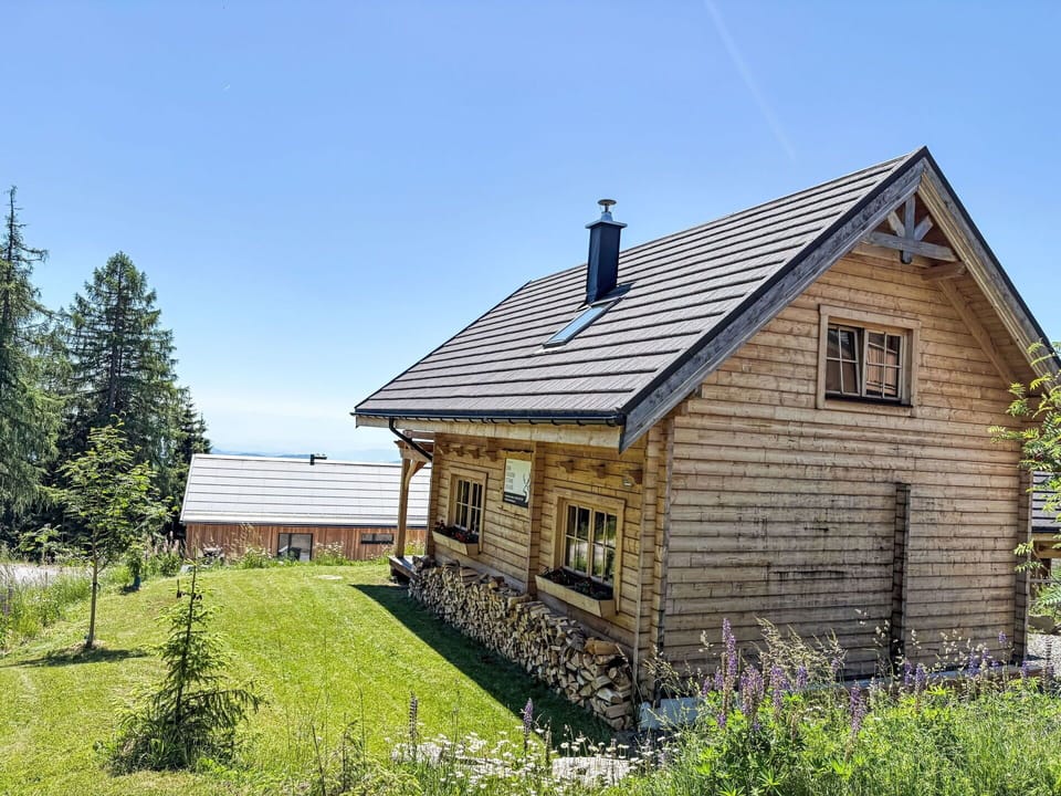 Building, House, Cottage, Roof, Home, Siding, Rural Area, Log Cabin, Hut, Farmhouse