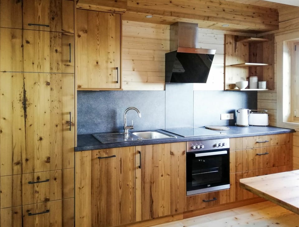 Brown, Cabinetry, Tap, Kitchen Sink, Countertop, Sink, Plumbing Fixture, Furniture, Building, Kitchen