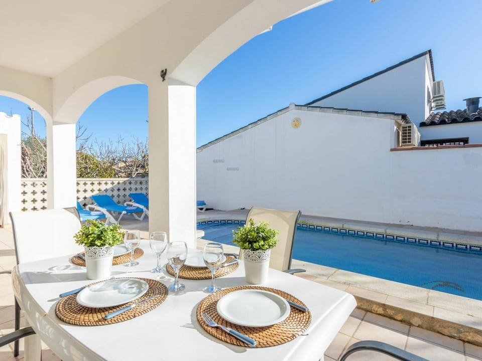Plant, Property, Water, Furniture, Table, Building, Sky, Azure, Tableware, Swimming Pool