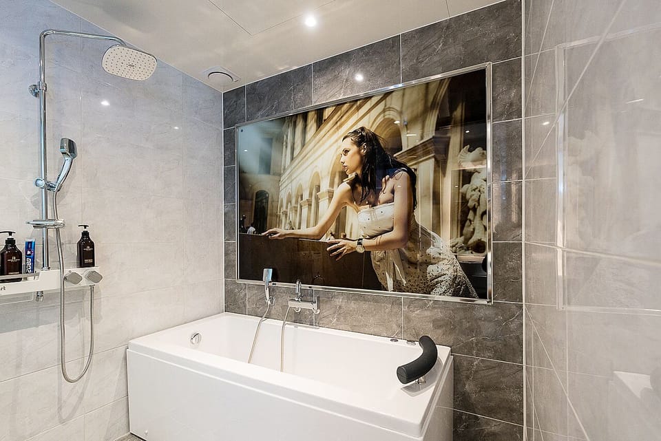Luxury Room (2F, Self-Check in) | Bathroom | Shower, hair dryer