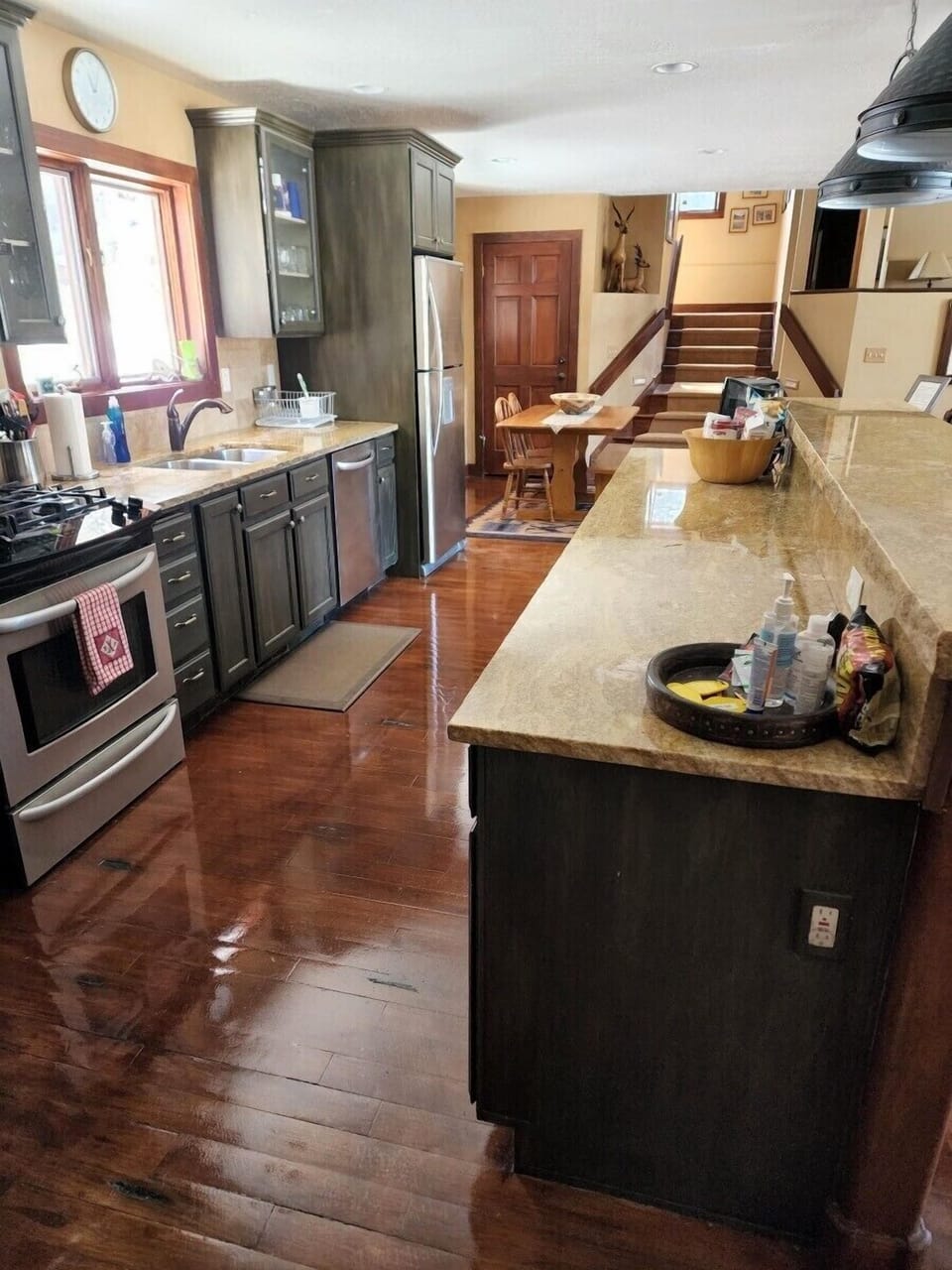 Kitchen has a breakfast area/craft or game table