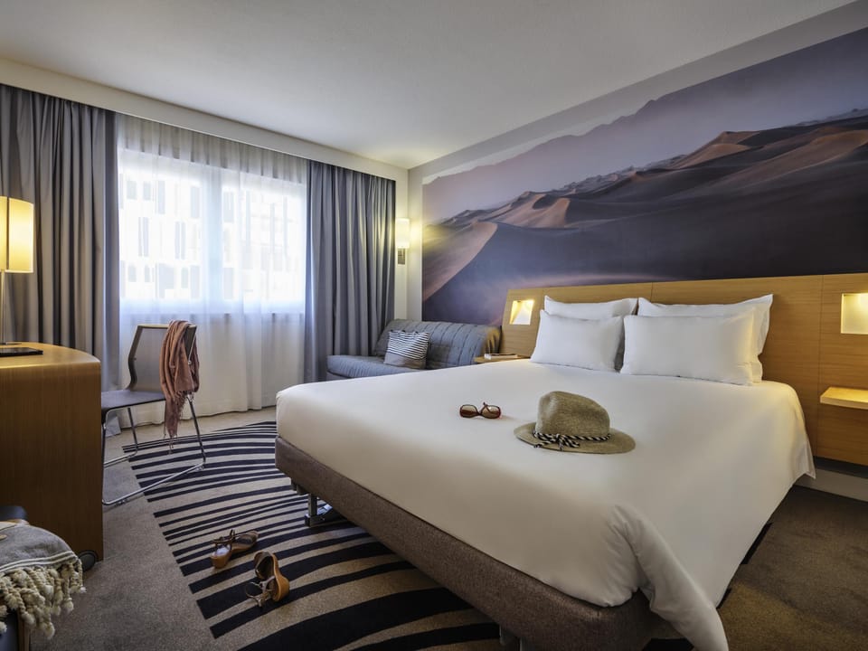 Premium bedding, minibar, in-room safe, desk