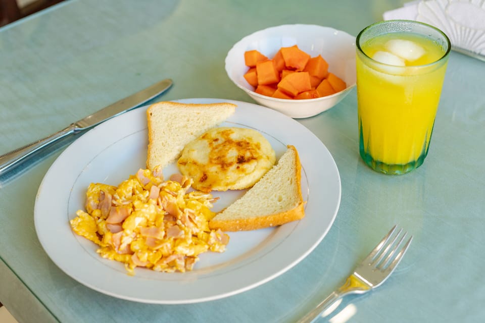 Free daily English breakfast
