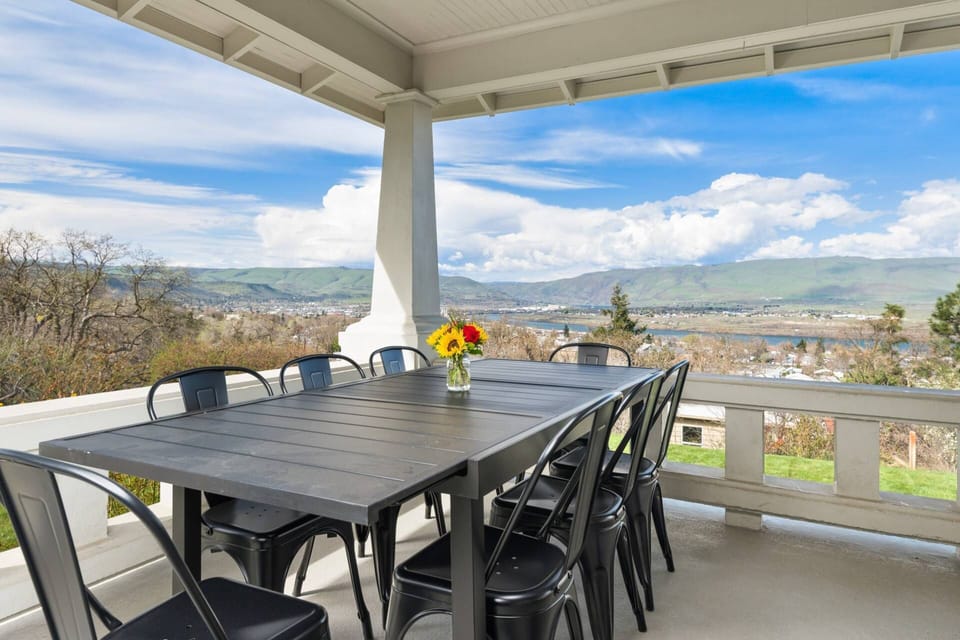The views of the Columbia River Gorge are striking.