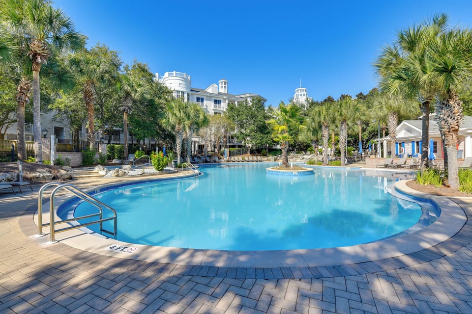 Destin Vacation Rental | Studio | 1BA | 445 Sq Ft | Step-Free Access