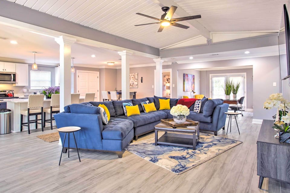 Terrytown Vacation Rental | 4BR | 2BA | 2,050 Sq Ft | 1 Small Step to Enter