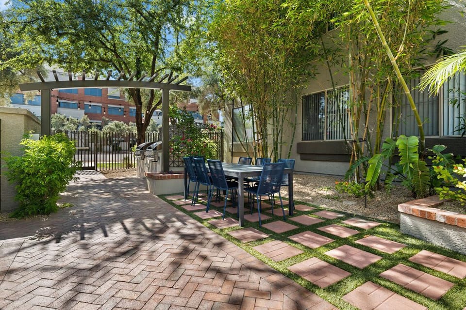 Outdoor Dining Space