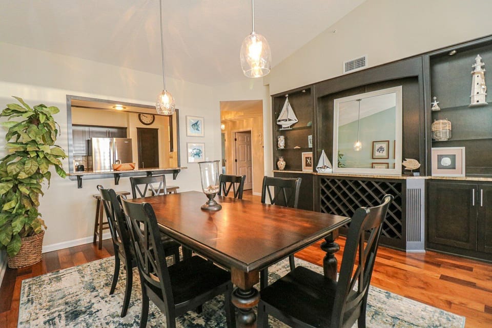 St. Augustine Beach Rentals Dining Room