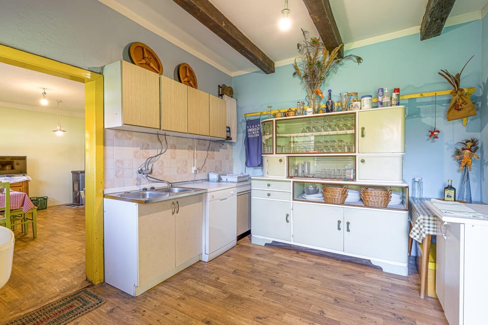 Family House, 3 Bedrooms, 2 Bathrooms (Traditional Child Friendly Homestead) | Private kitchen | Fridge, microwave, stovetop, dishwasher