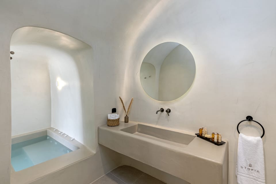 Junior Suite with Indoor Jacuzzi | 1 bedroom, in-room safe, soundproofing, iron/ironing board