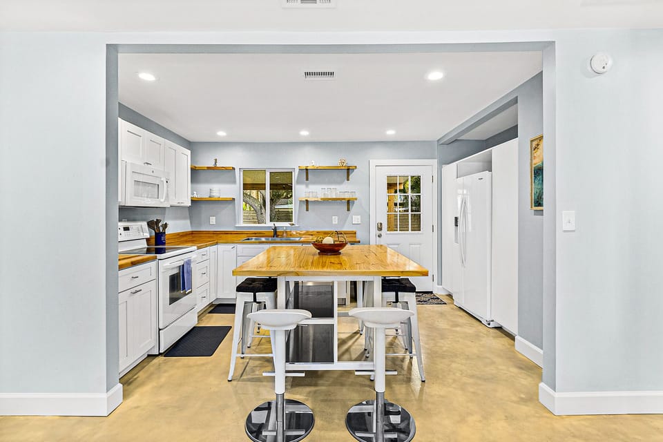 Eat, cook and create in the pristine kitchen
