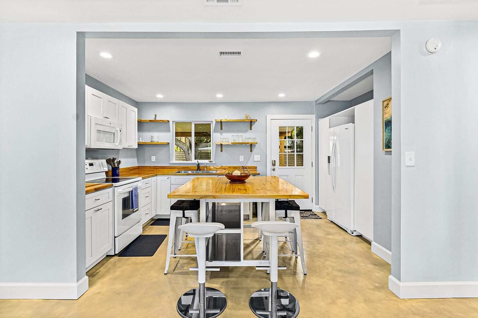 Eat, cook and create in the pristine kitchen