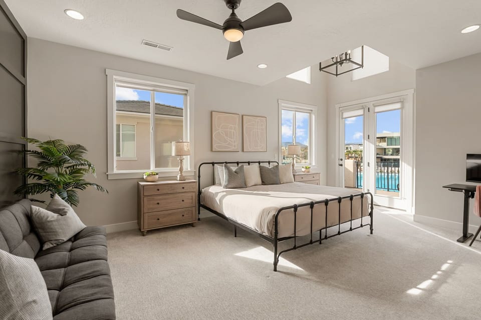 King Bed/Attached Bath + Deck