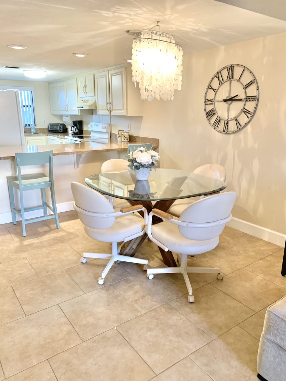 Dining area with breakfast bar