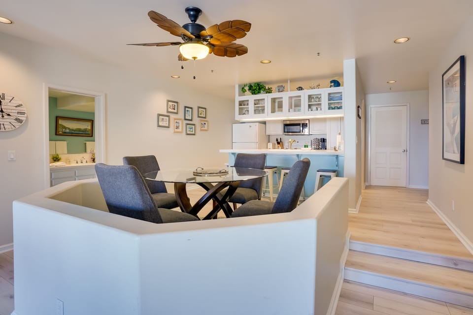 Dining Area | Dishware & Flatware Provided